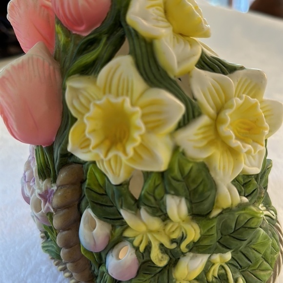 PartyLite Porcelain Tea-light Holder Floral Bouquet Basket Spring Flowers - Picture 9 of 12